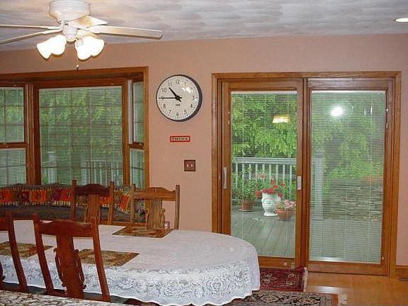 4th image of 61 Elmwood Dr