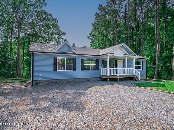 3rd image of 137 Bayside Drive
