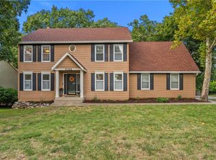 11104 W 109th Ter, Overland Park, KS 66210