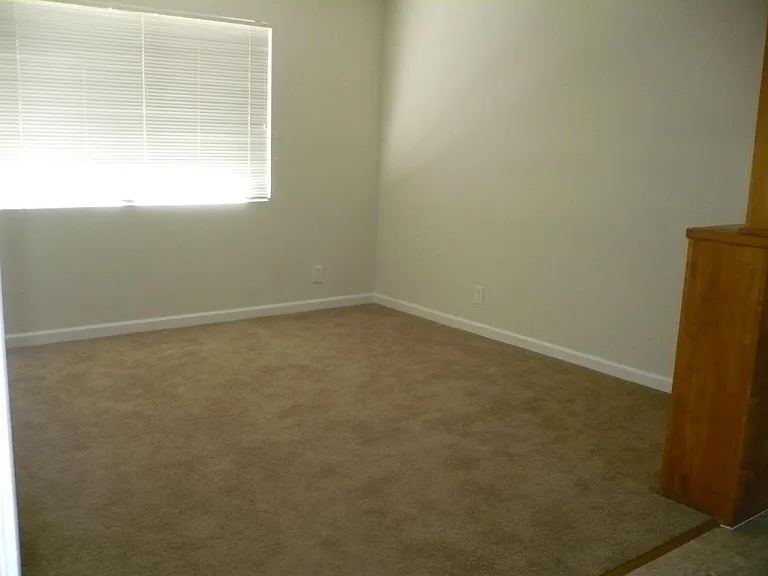 18044 Comstock Ave — Photo 2