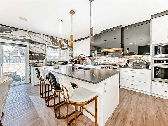 4th image of 630 SW Rocky Ridge Vw NW