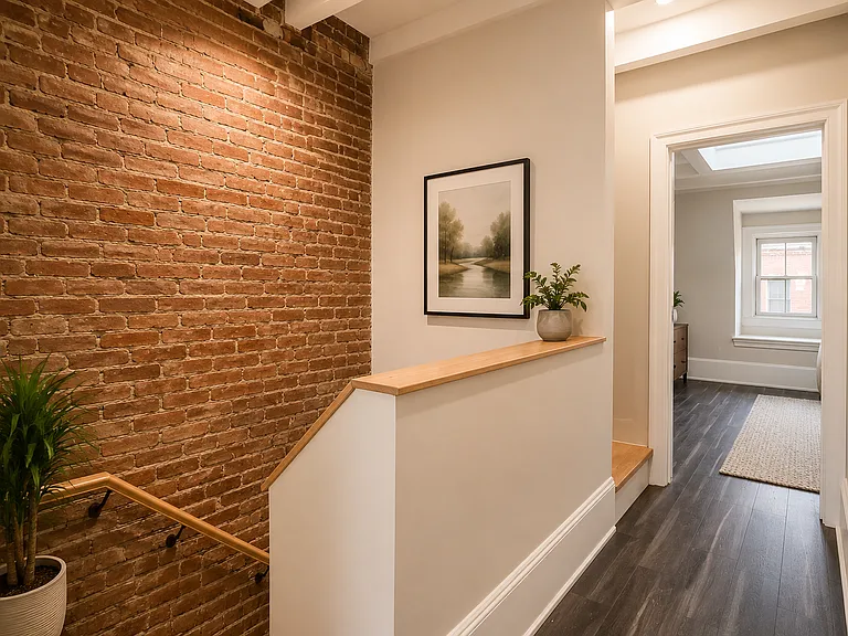 45 Clarendon St — Photo 9