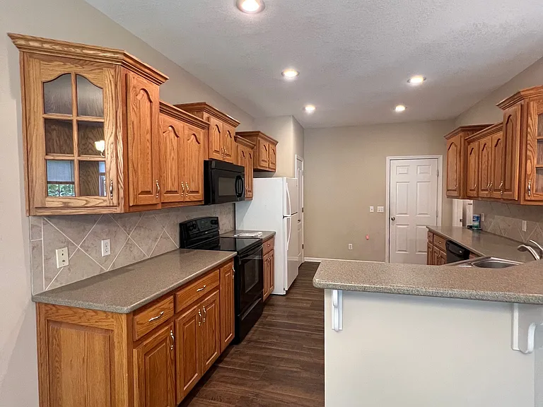 1814 Villa Dr — Photo 5