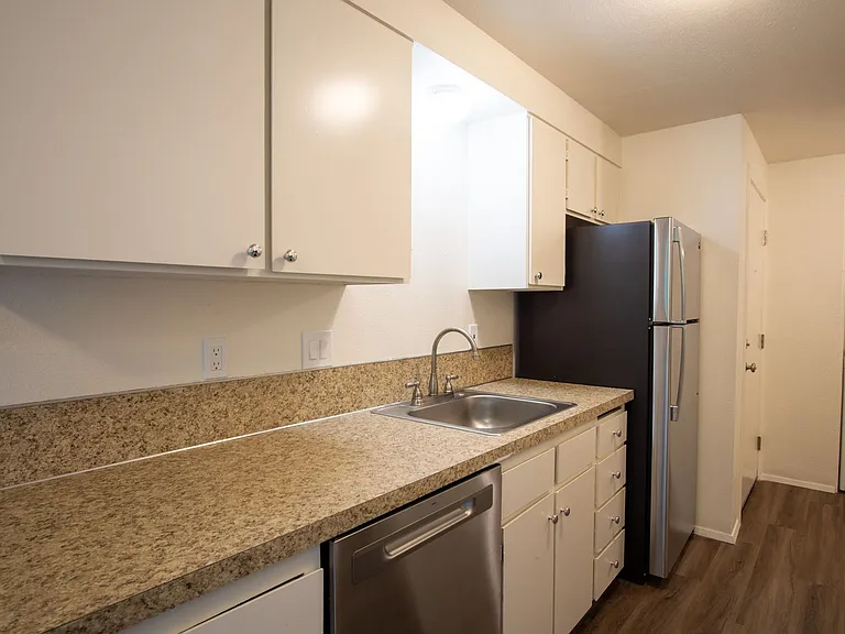 2628 NE Red Sunset Dr — Photo 3