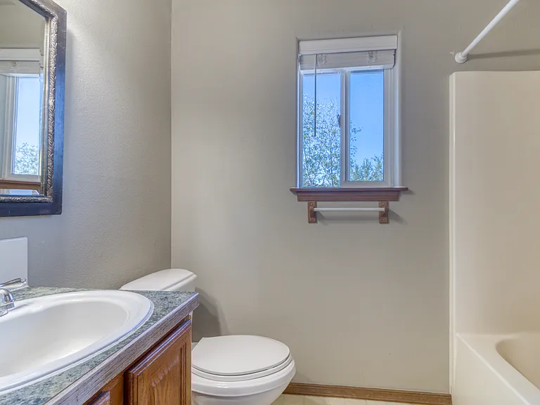 2765 NE Faith Dr — Photo 15