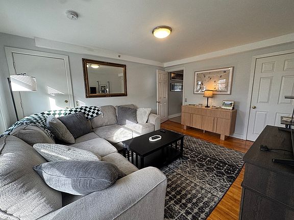 3rd image of 71 Rivulet St APT B
