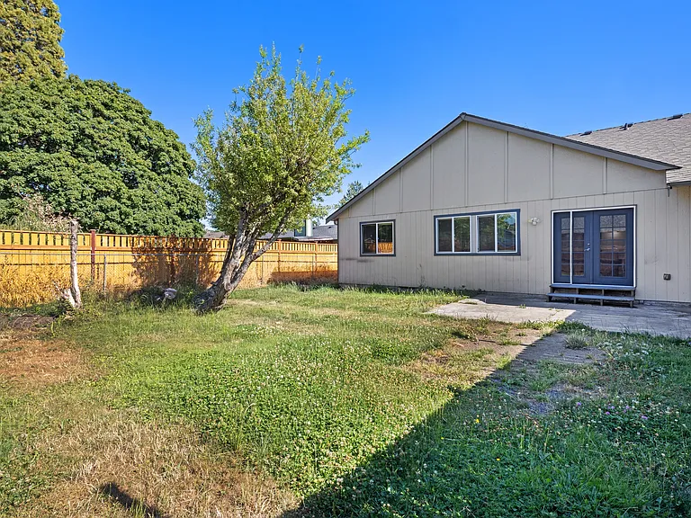 117 Violet Meadow St E — Photo 20
