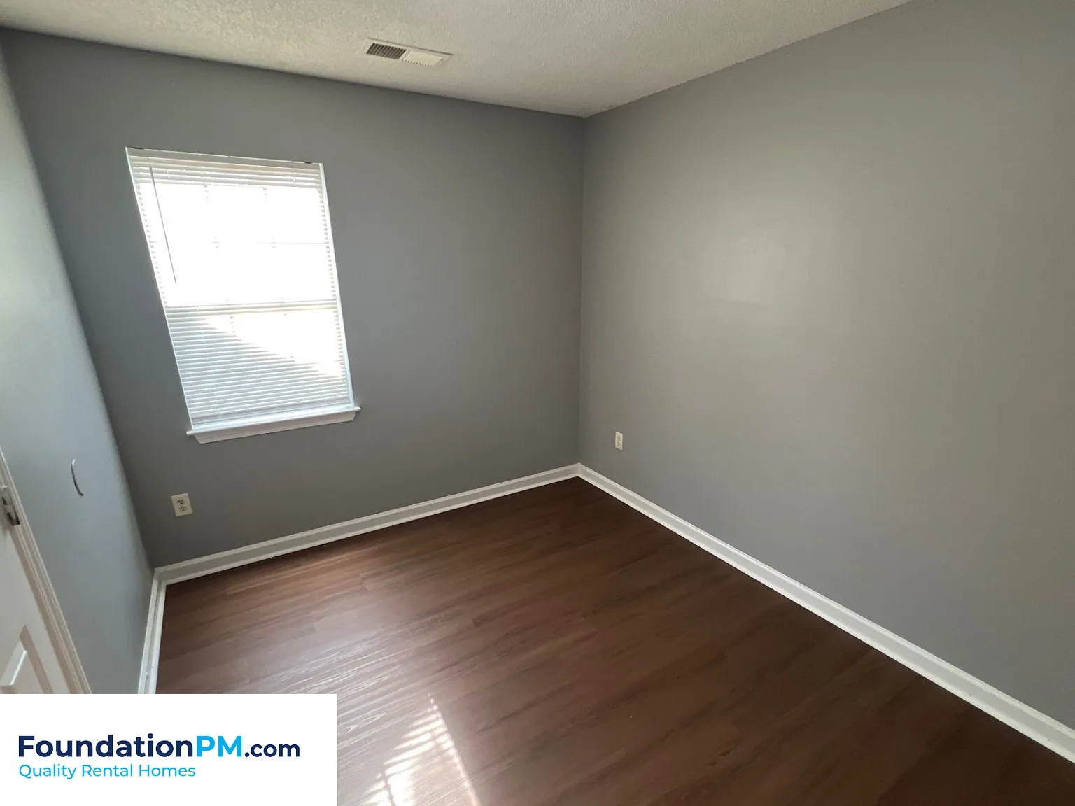 4529 Longtree Avenue - 1 — Photo 4