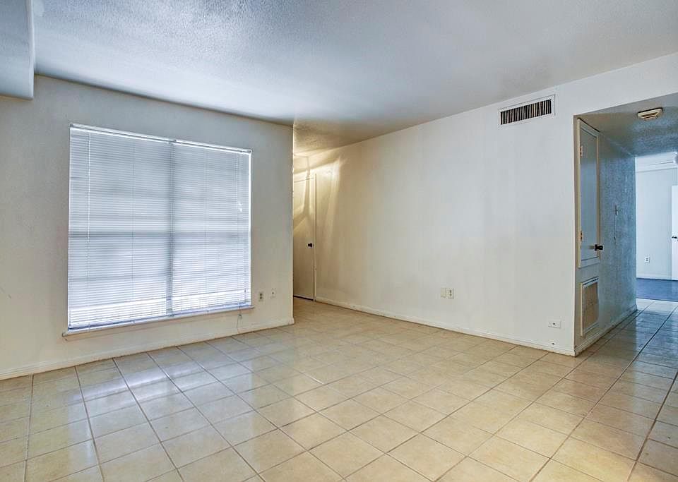 2nd image of 8801 Hammerly Blvd APT 911
