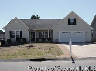 3584 Pioneer Dr, Hope Mills, NC 28348