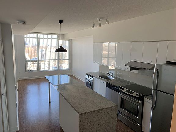 Kitchenr + Living Room