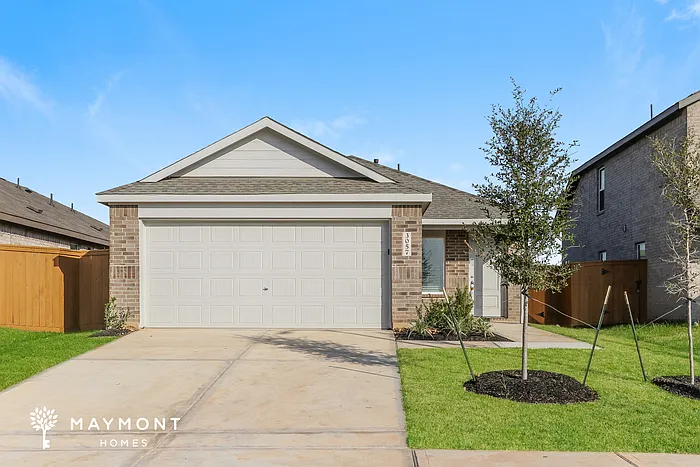 4 bed, 2.0 bath, 1644 sqft, $1,945 — Photo 1