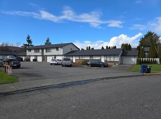 203 Stanford Dr, Mount Vernon, WA 98273