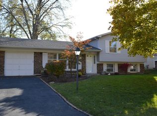 475 Andrew Ln, Lake Zurich, IL