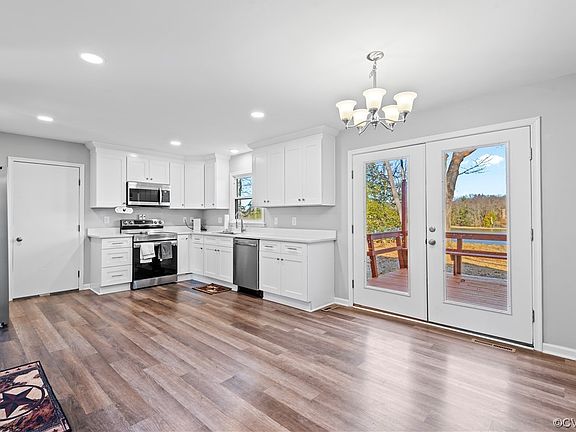 5th image of 436 Thompson Cir