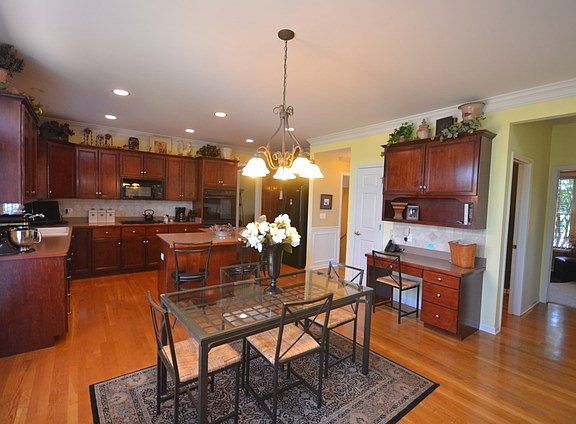 4th image of 3831 Mistflower Ln