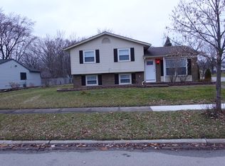 201 Blackberry Dr, Bolingbrook, IL 60440