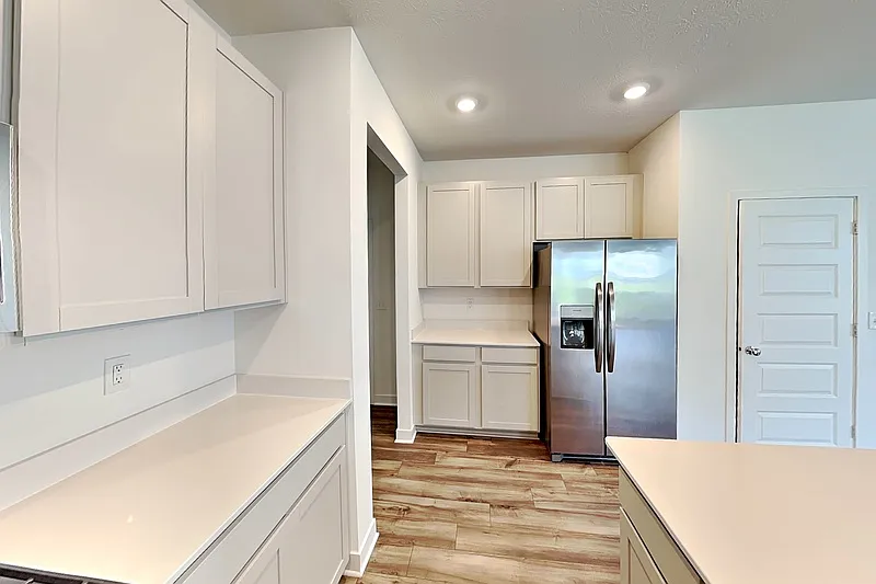 4 bed, 3.0 bath, 2783 sqft, $2,050 — Photo 3