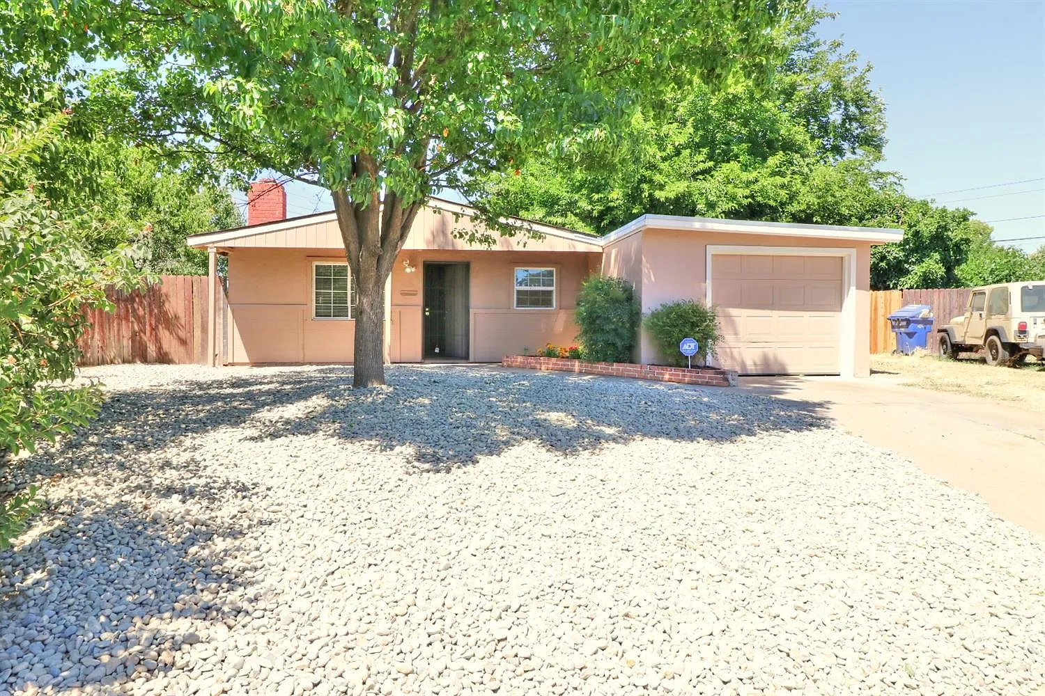 5821 Cora Ct photo 1