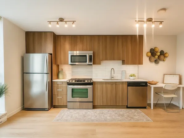 13325 102a Ave #209, Surrey, BC V3T 0J5