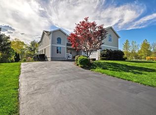 77 Juniper Rd, Holliston, MA 01746