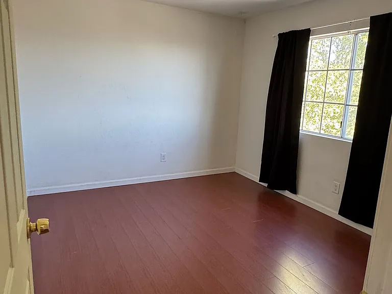 22170 Naples Dr — Photo 4