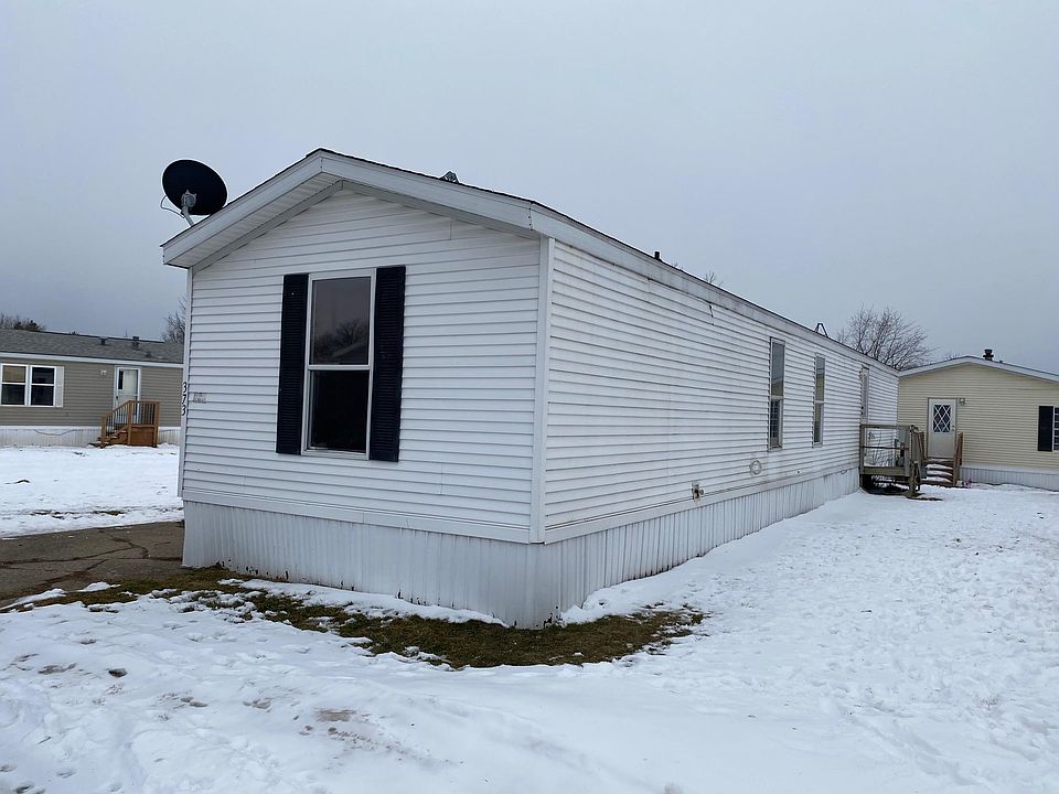 1st image of 373 Allan St