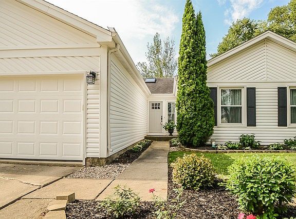 2nd image of 445 Caren Dr