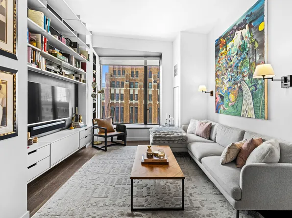 11 Hoyt Street image 1 of 10