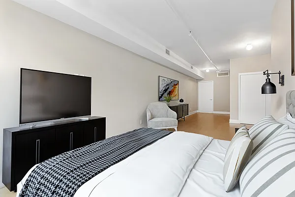 Rented by SERHANT. | media 23