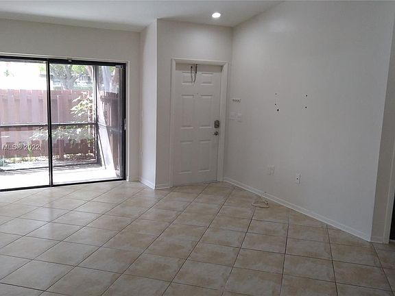 4th image of 2614 N Nob Hill Rd #2614