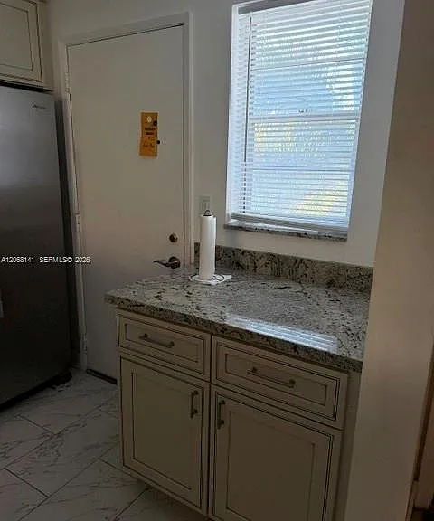901 NE 14th Ave #305 — Photo 12