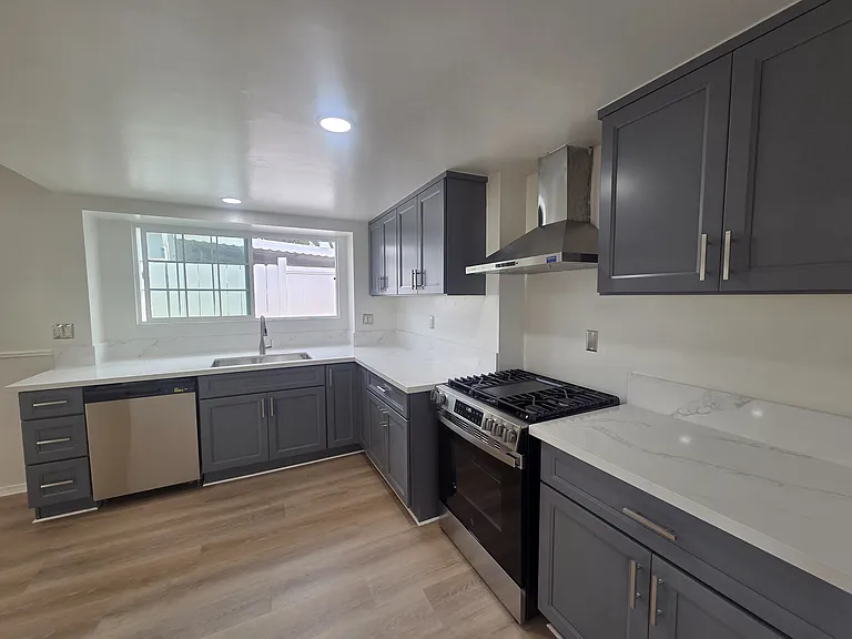 2613 Willard Ave — Photo 11