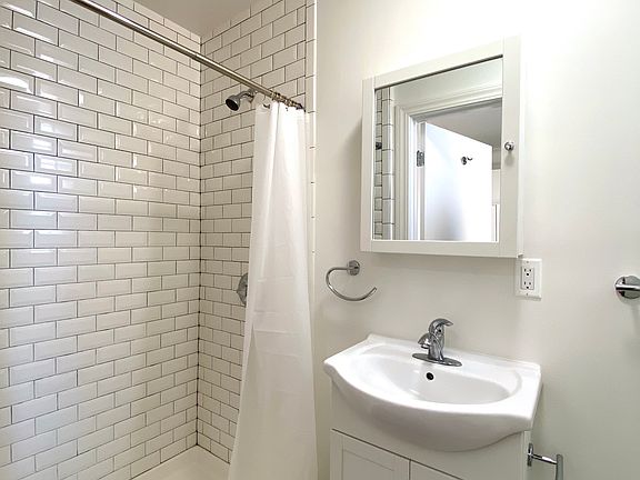 5th image of 1878 Market St #103