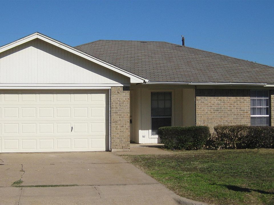 1st image of 2712 Southpark Ln