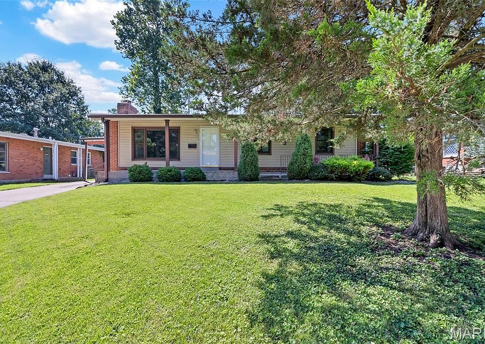1st image of 522 Bahia Dr