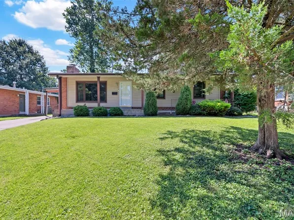 522 Bahia Dr, Saint Louis, MO 63119