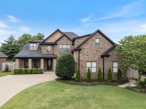 5208 S 43rd St, Rogers, AR 72758
