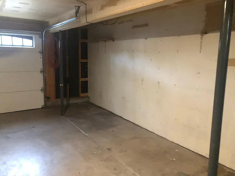 Oversized One Car Garage