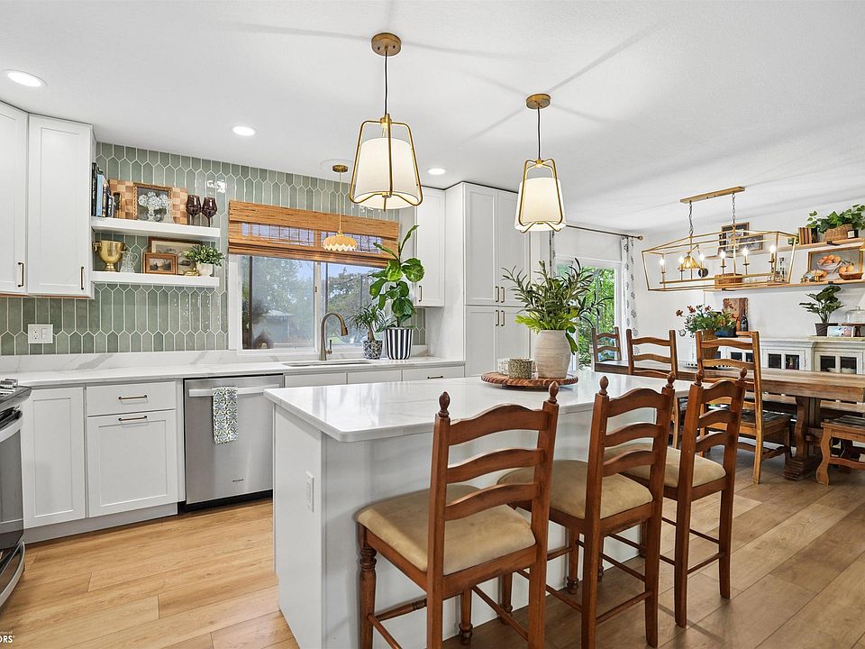 1st image of 326 Park Lane Cir