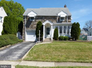 27 Fairhill Rd, Morton, PA 19070