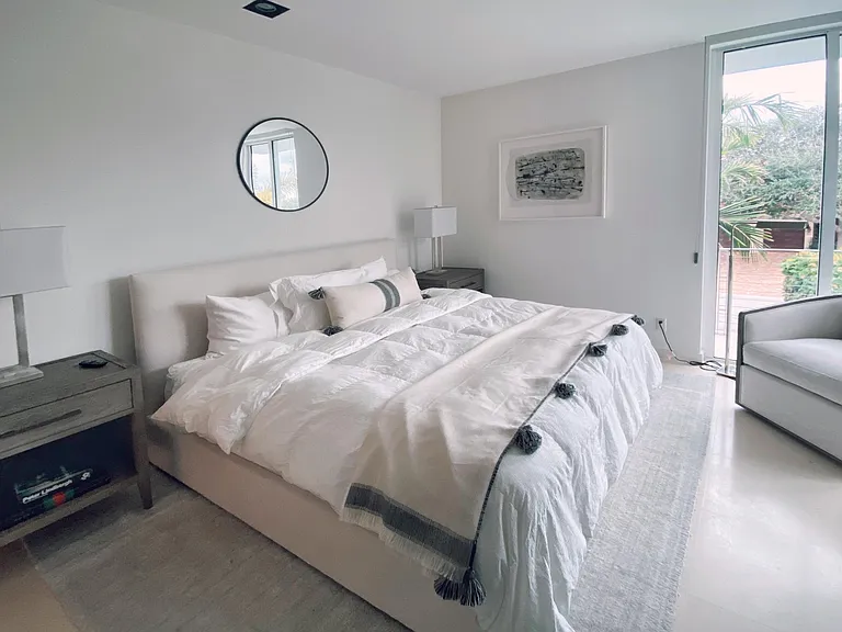 243 Venetian Dr — Photo 18