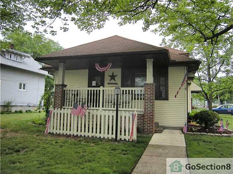 1st image of 517 W 27th St