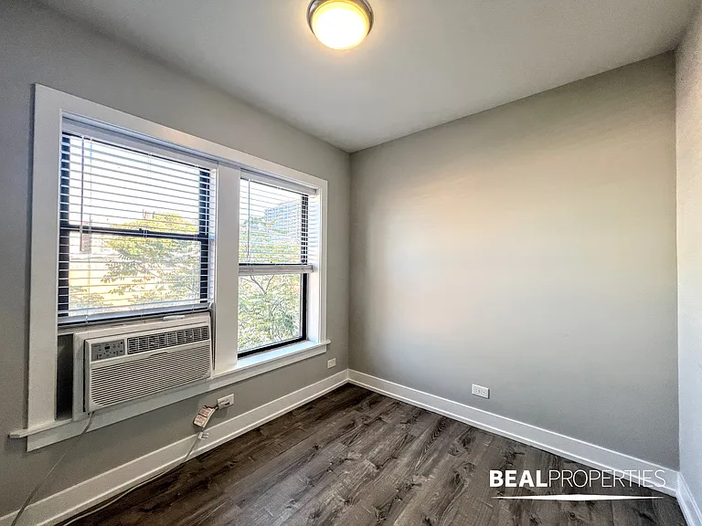 701-715 West Brompton — Photo 9