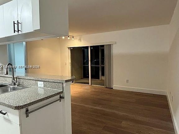 2nd image of 460 S Park Rd APT 108
