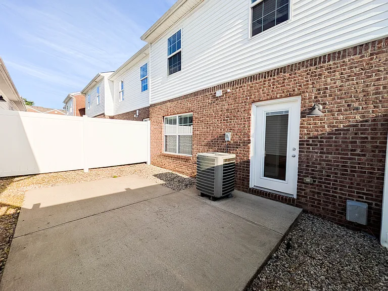 330 Parkview Pl — Photo 23