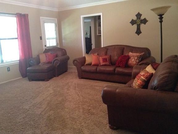 3rd image of 4665 Royal Court Cir