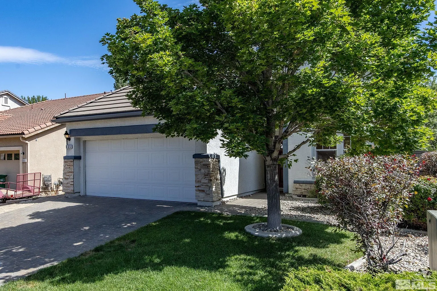 555 Connemaras Ct photo 1