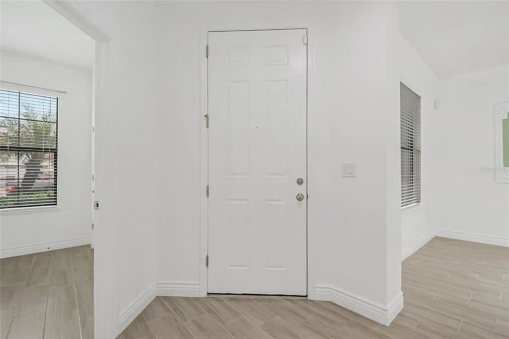 4 bed, 3.0 bath, 2214 sqft, $2,850 — Photo 4