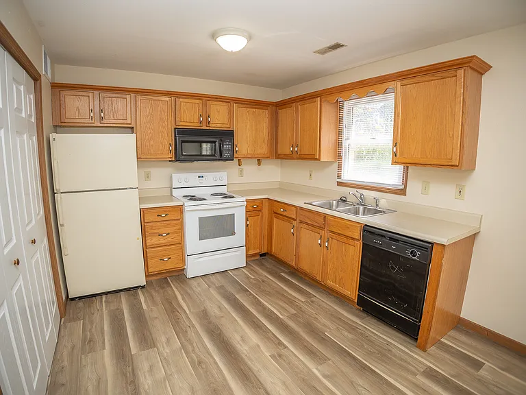 1112 Jefferson St #I — Photo 8